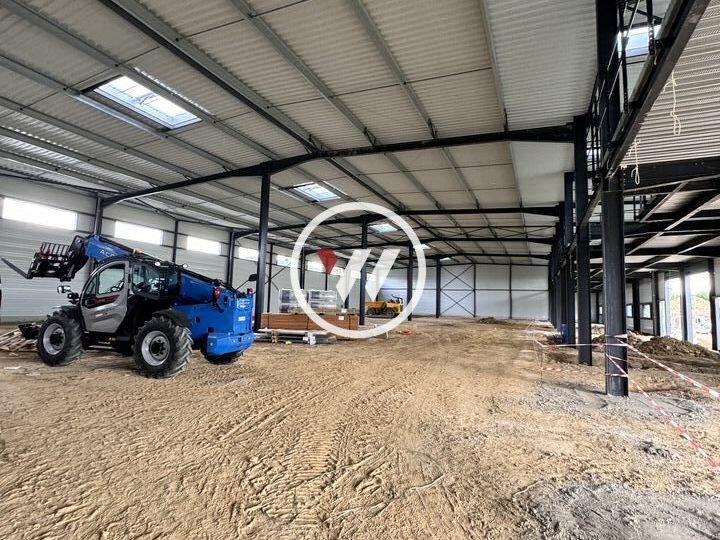 Location local d''activites 426 m² non divisibles