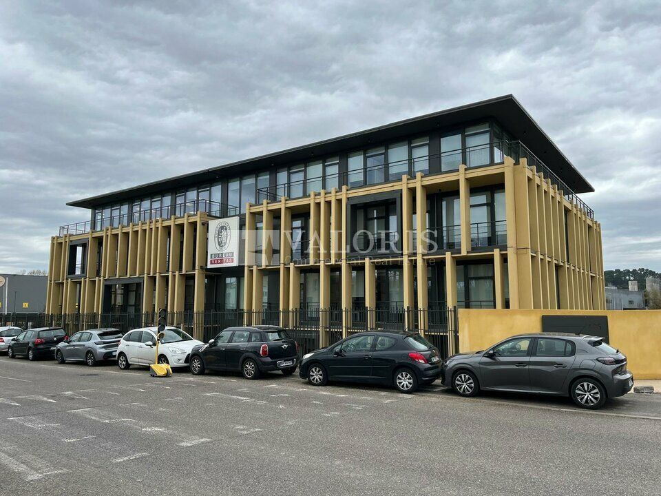 VALORIS MEDITERRANEE vous propose des surfaces de bureaux à la location au sein d'un programme neuf livré 1T 2026 et disposant de prestations et d'un emplacement exceptionnel.