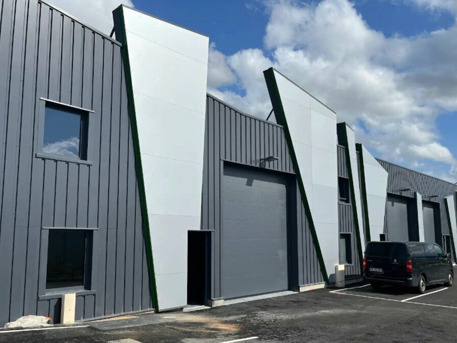 Location local d''activites 182 m² non divisibles