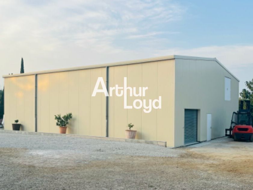 Locaux d'activités avec terrain à louer 600 m² - Mougins