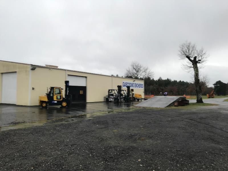 Vente local d''activites 685 m² non divisibles