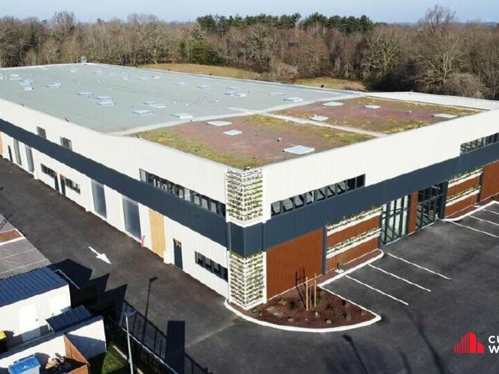 Vente local d''activites 4238 m² divisibles à partir de 350 m²