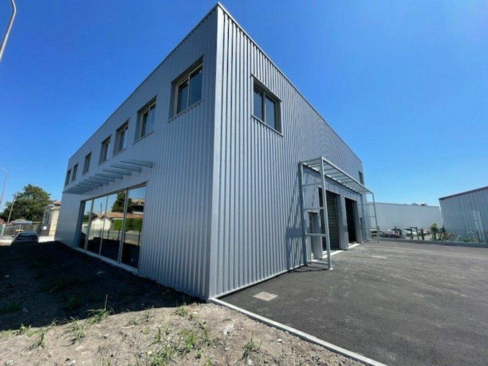 Vente local d''activites 1212 m² divisibles à partir de 400 m²