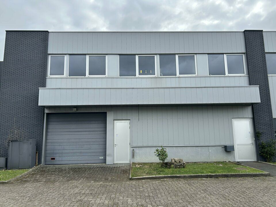 Location local d''activites 431 m² non divisibles