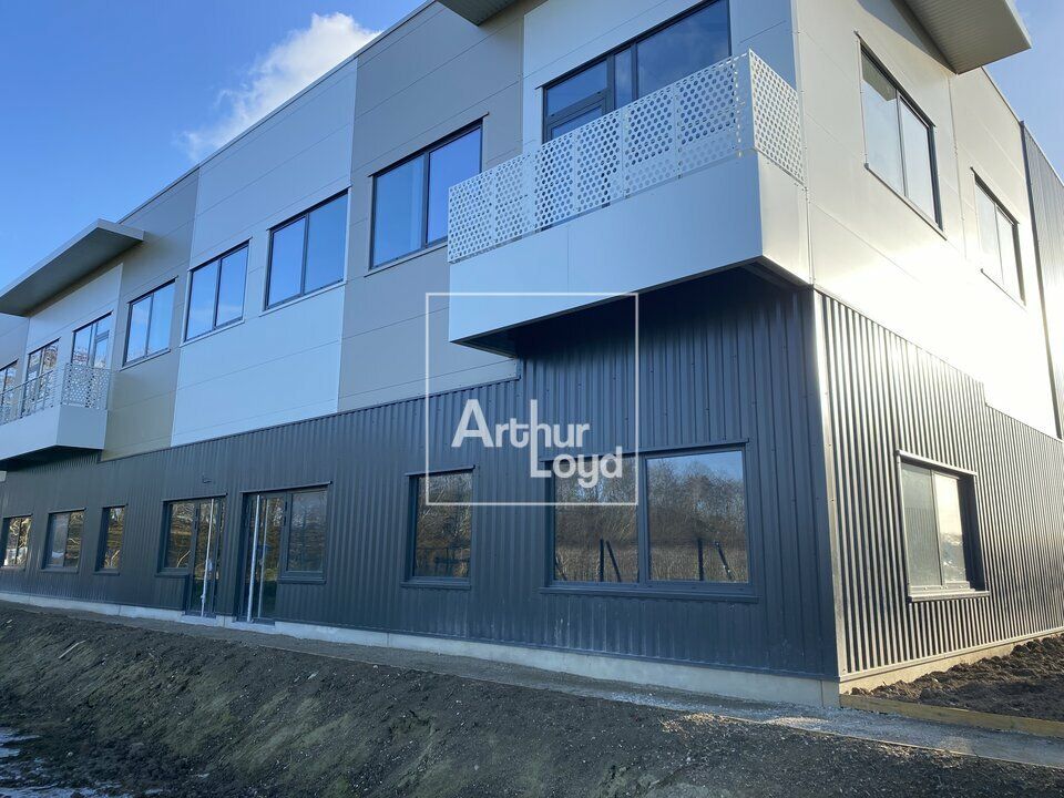 Vente local d''activites 4148 m² divisibles à partir de 457 m²