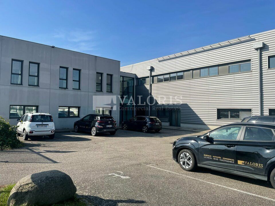 Location local d''activites 3769 m² non divisibles