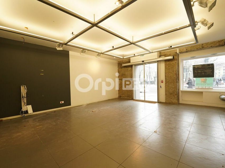 BUREAUX A LOUER - 115,74 m² - LYON 6