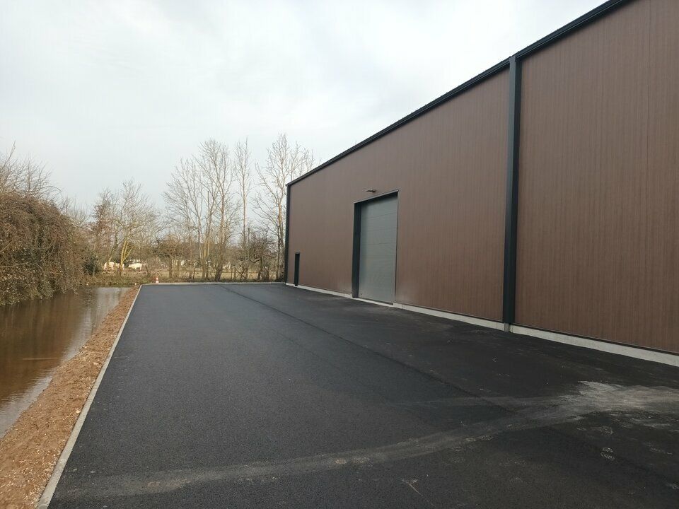 Location local d''activites 870 m² non divisibles