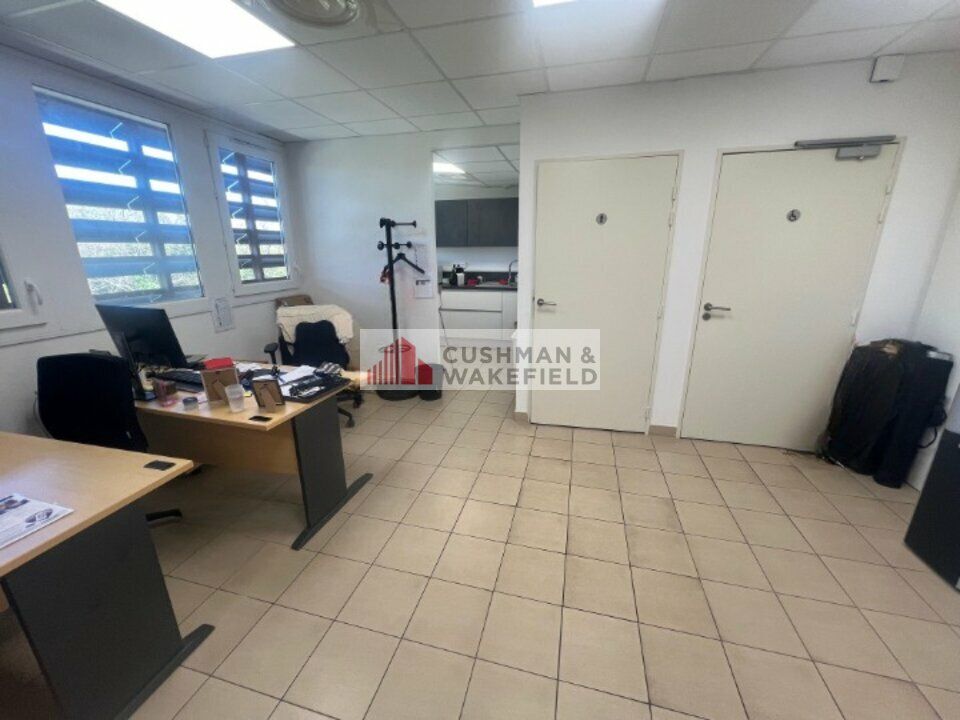 Location bureaux 72 m² non divisibles
