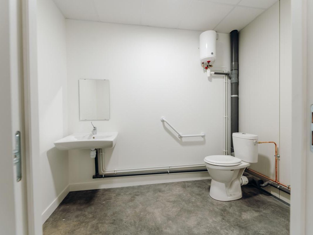 Location entrepôts 96 m² non divisibles