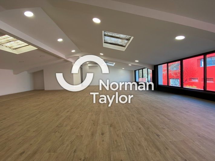 Location bureaux 176.7 m² non divisibles