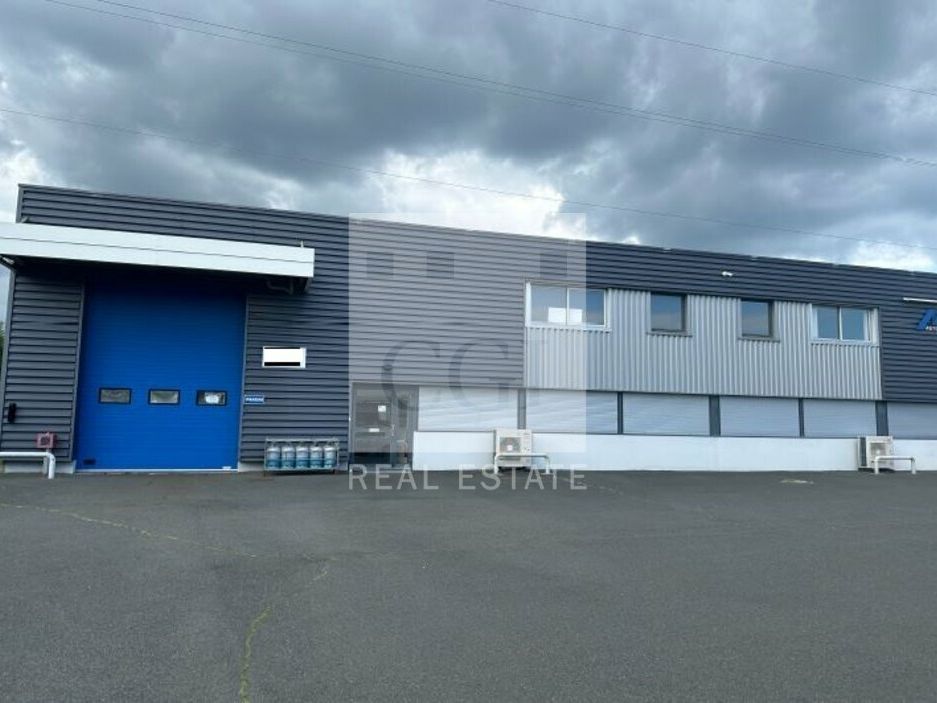 Location local d''activites 438 m² non divisibles