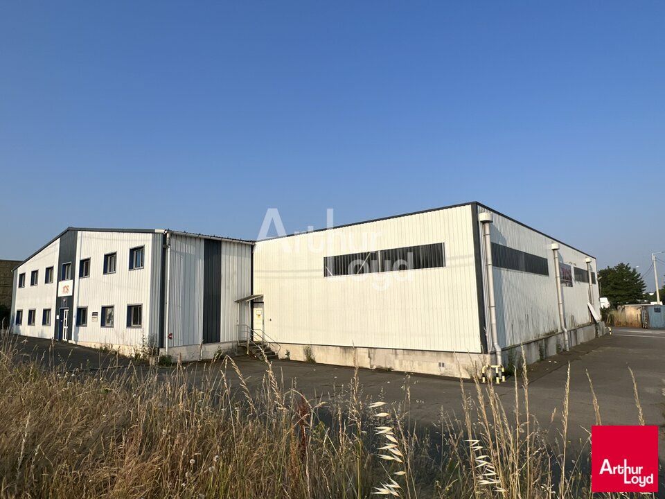 Vente local d''activites 1490 m² non divisibles