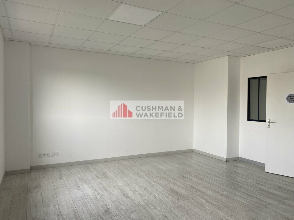 NIMES - LOCAUX D'ACTIVITES A LOUER