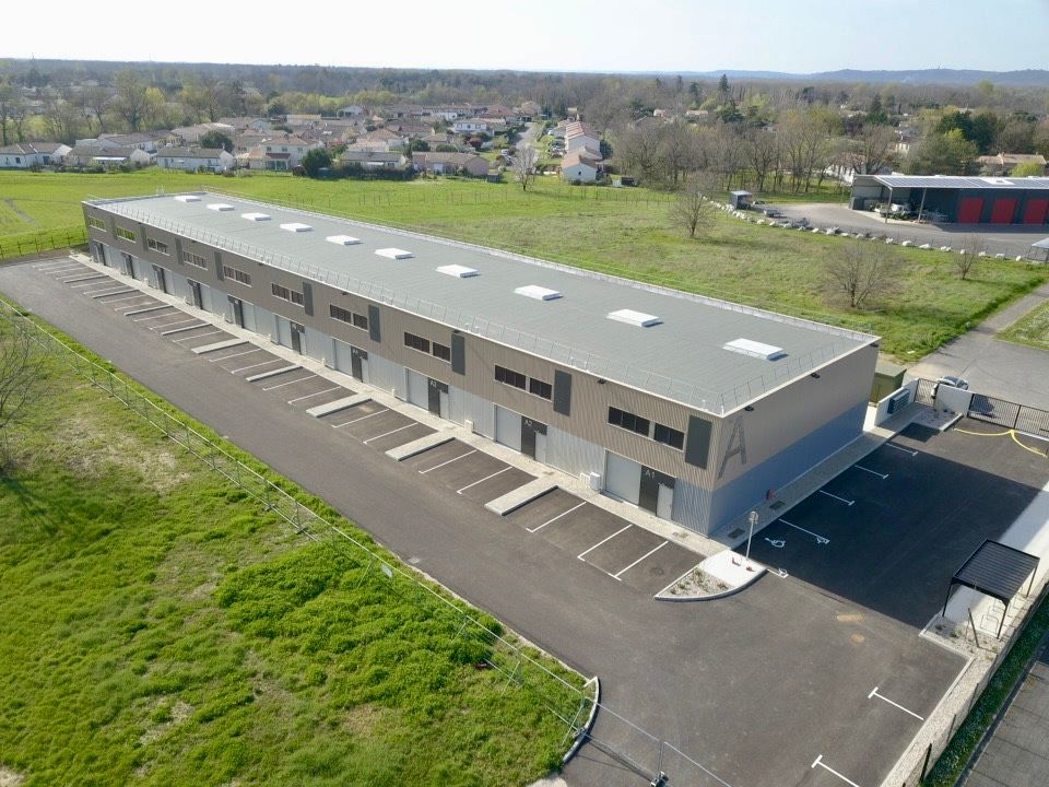 Location local 1749.43 m² à MONTAUBAN