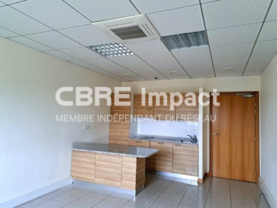 Location bureaux 350 m² divisibles à partir de 171 m²