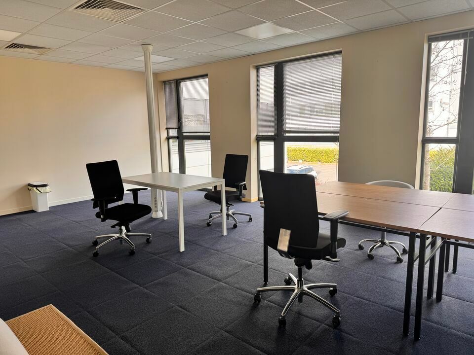 TOURS NORD L'AERONEF - D 910 ET ECHANGEUR A10 - A LOUER BUREAUX DE 64 M² - 1ER ETAGE