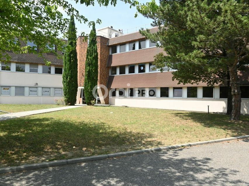A LOUER - BUREAUX DE 850 m2 - BRON