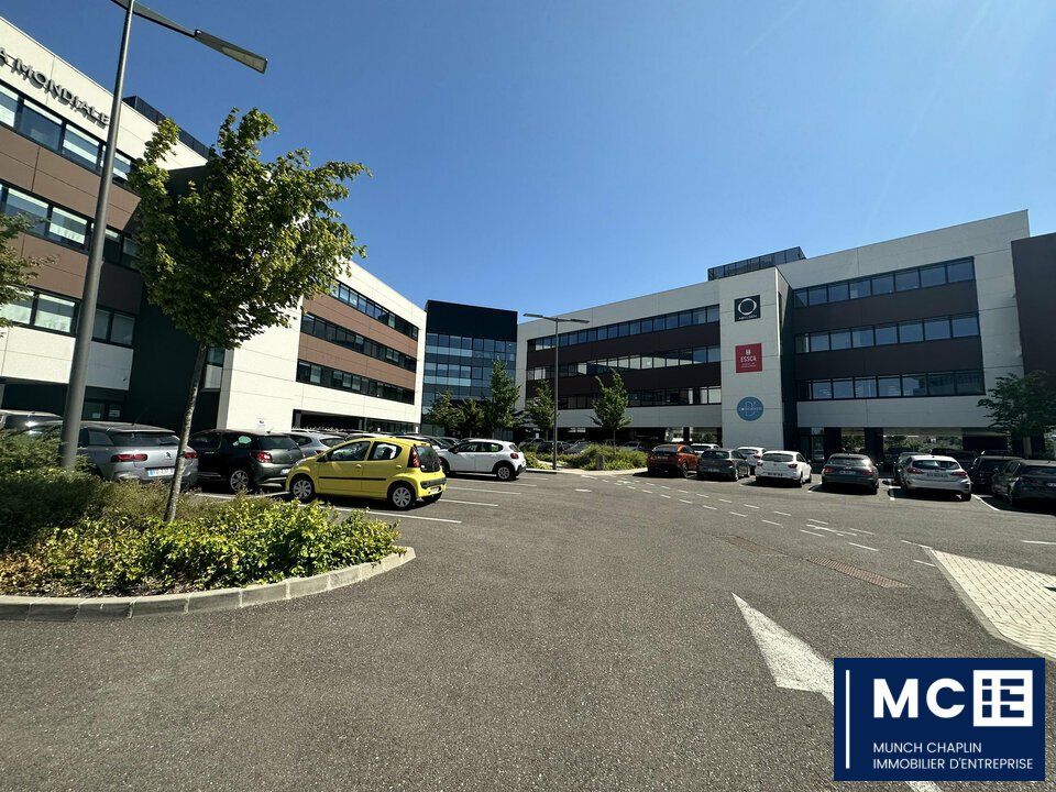 Location bureaux 1320.53 m² non divisibles