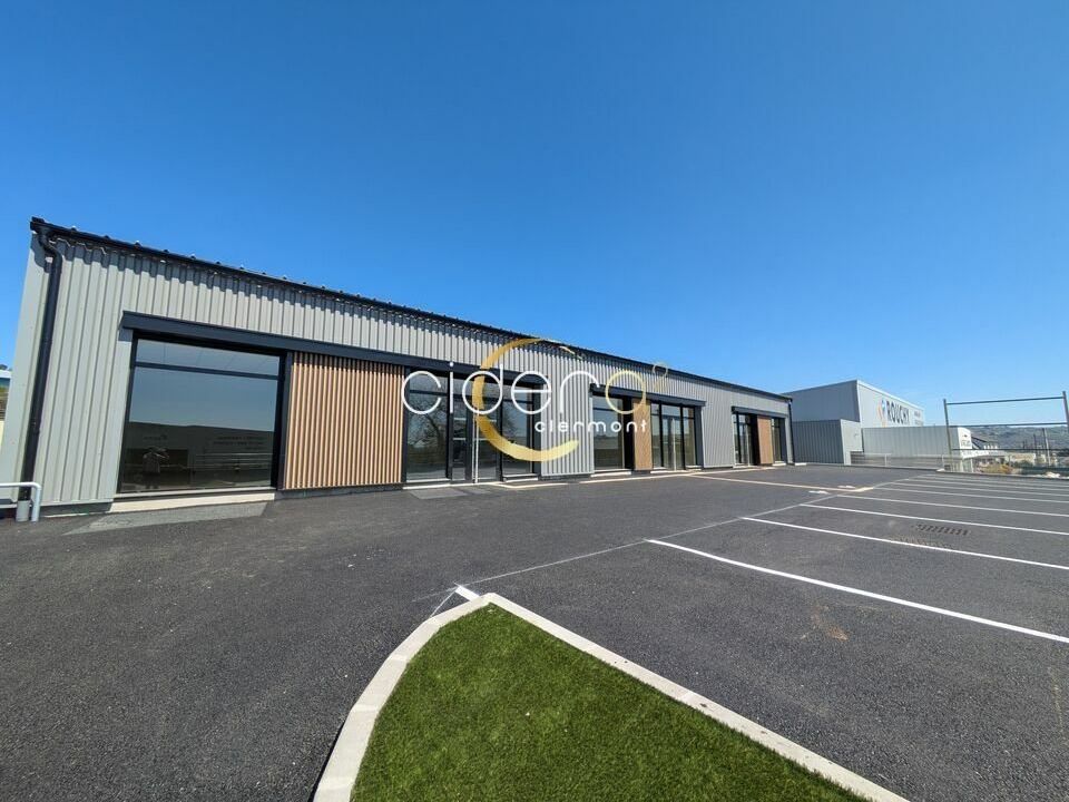 Location local commercial 290 m² divisibles à partir de 145 m²