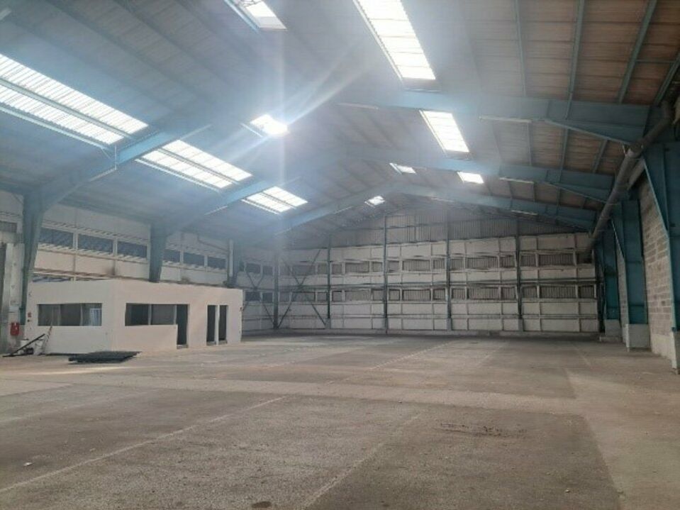 Vente local d''activites 8876 m² non divisibles