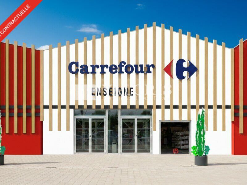 Valoris Real Estate vous propose un local commercial de 116 m², dans la galerie marchande de l'hypermarché Carrefour, à Villefranche-sur-Saône.