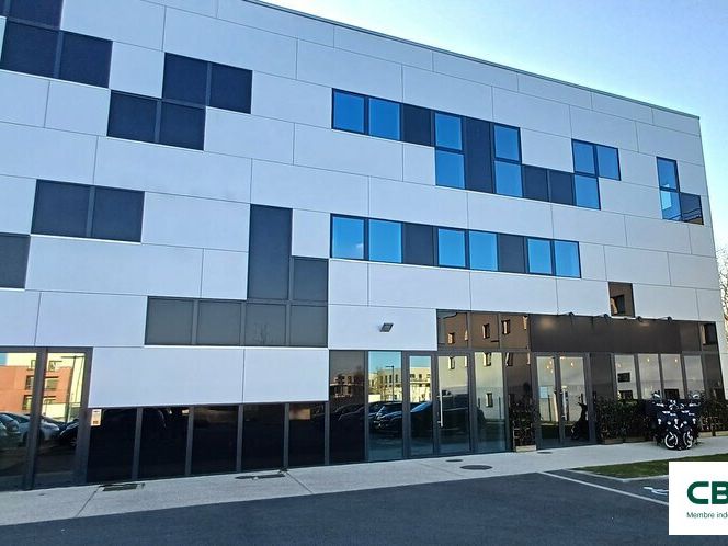 Location bureaux 96 m² non divisibles