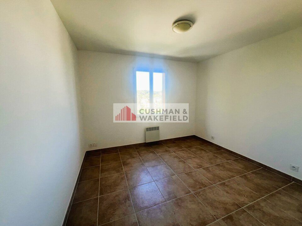 MARGUERITTES - BUREAUX A LOUER