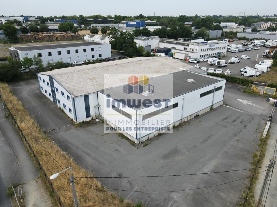 Location local d''activites 1500 m² non divisibles
