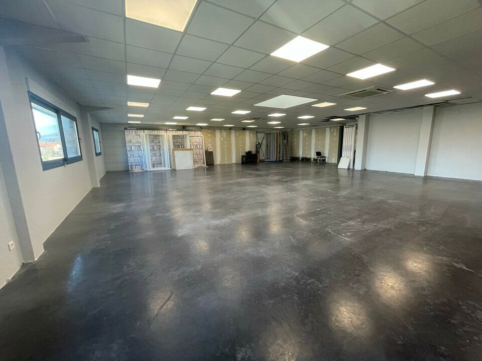 Local d'activité / shoowroom / bureaux à louer à Pontcharra