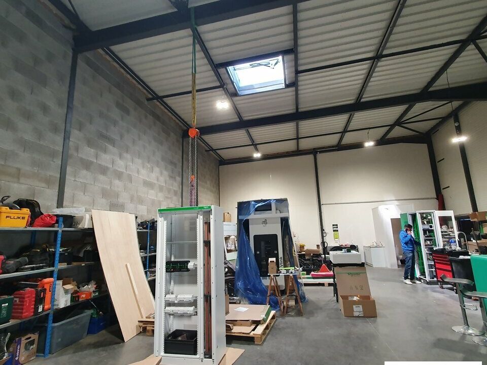 Location local d''activites 156.5 m² non divisibles
