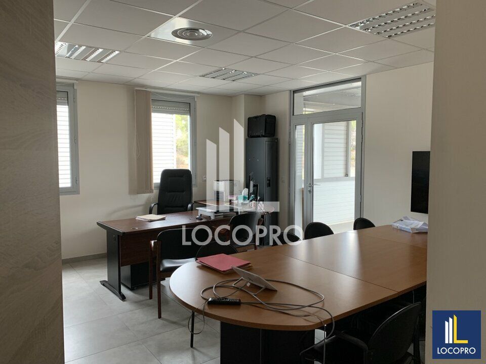 Location bureaux 166 m² non divisibles