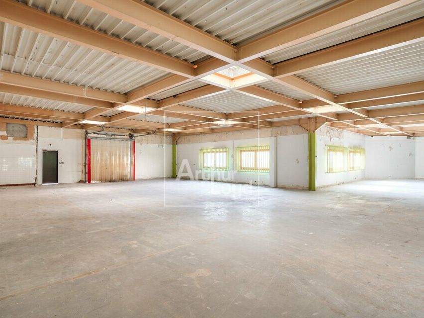 Location local d''activites 763 m² non divisibles