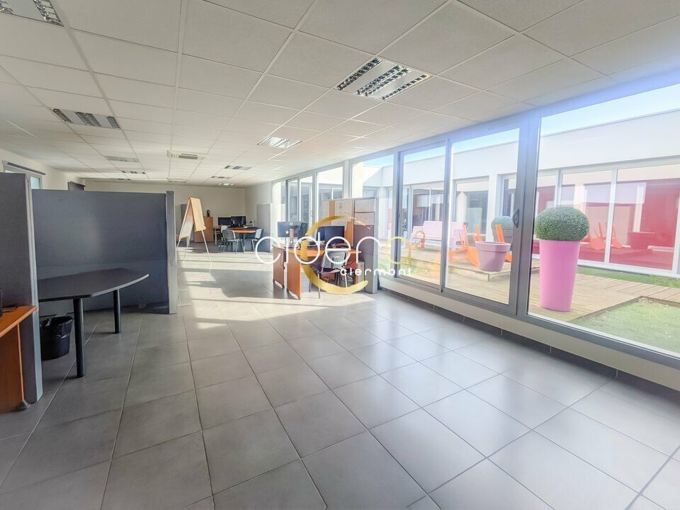Location bureaux 137 m² non divisibles