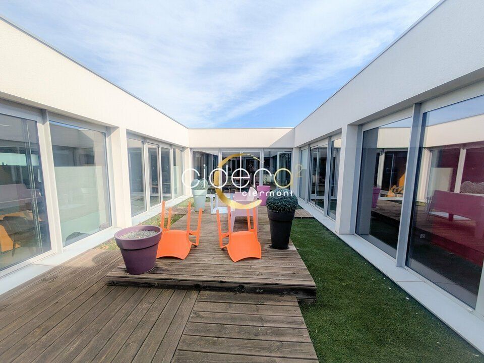 A louer Bureaux ~137m² en 1er étage à Aubière