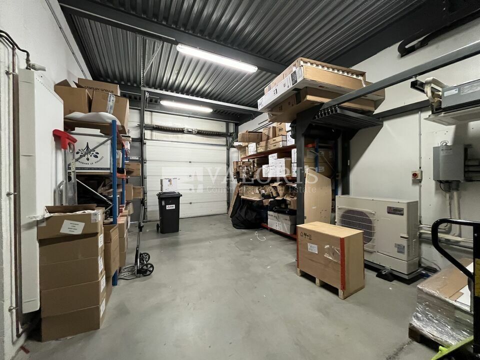 547 m² pour ce local d'activites en location à Saint priest