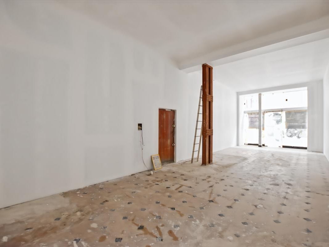 Location local commercial 105 m² non divisibles