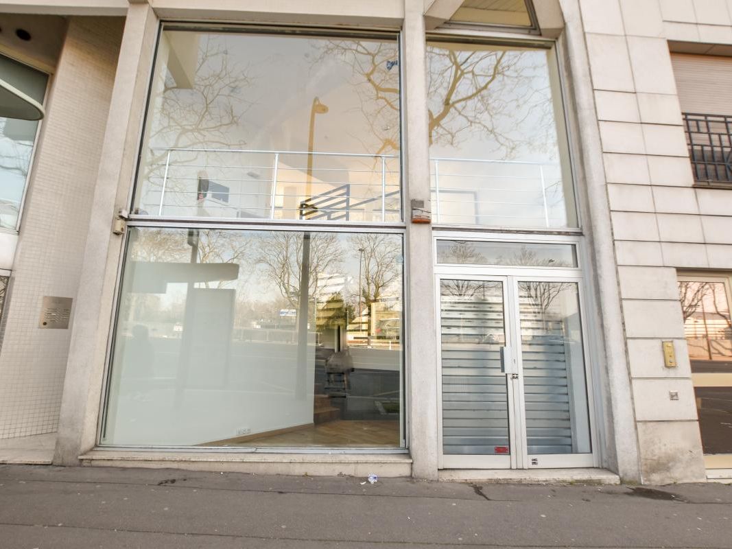 Location local commercial 71 m² non divisibles