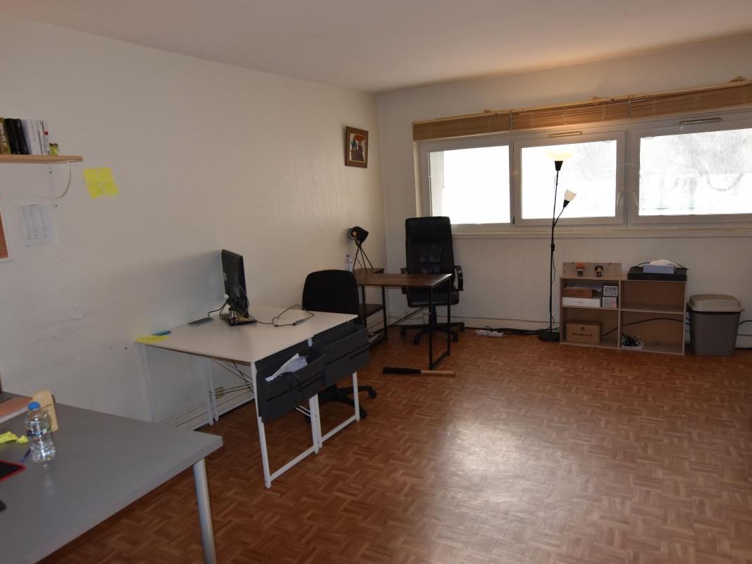 Location bureaux 80 m² non divisibles