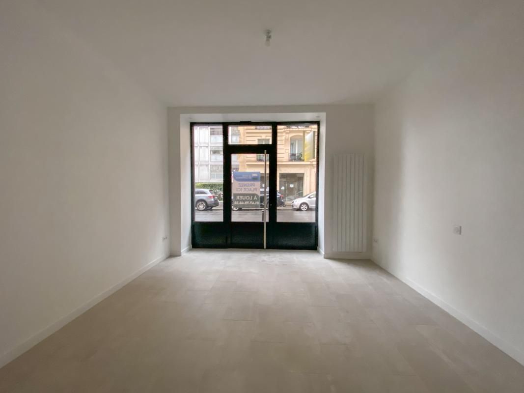 Location local commercial 24 m² non divisibles