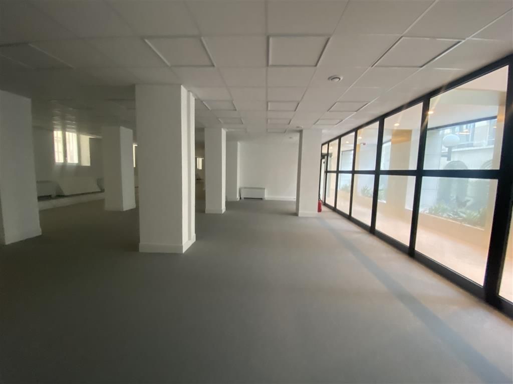 Location bureaux 265 m² non divisibles