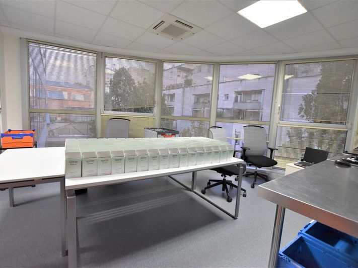 Location entrepôts 217 m² non divisibles