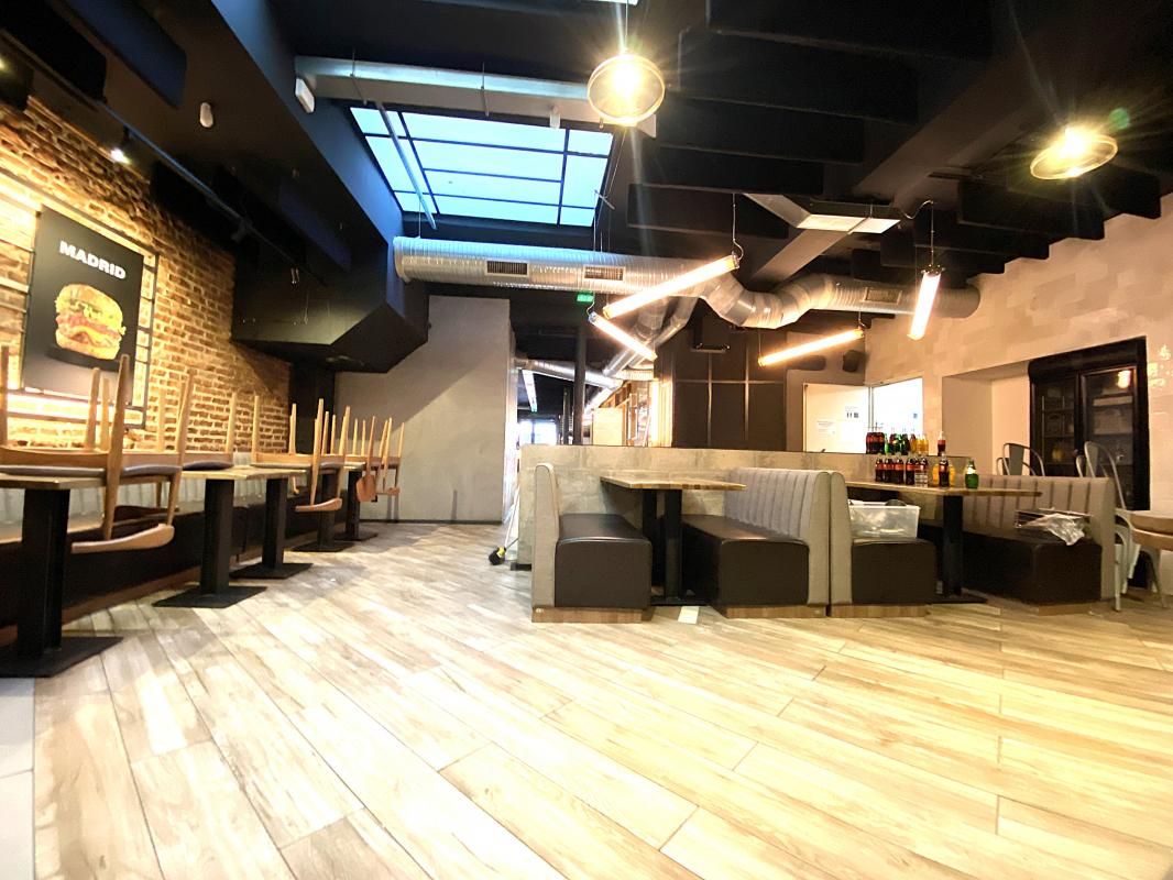 Location local commercial 239 m² non divisibles