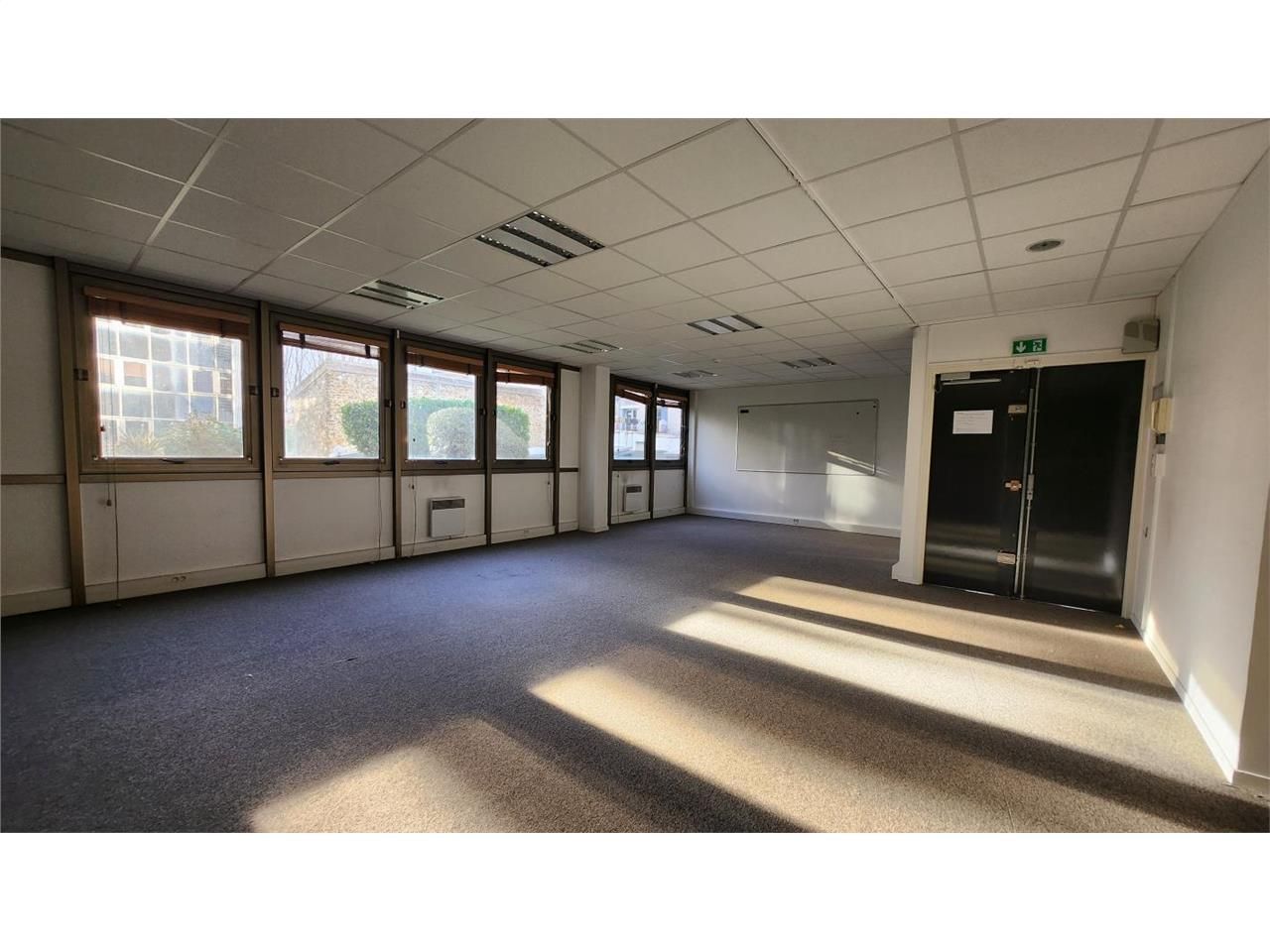 Location bureaux 144 m² non divisibles