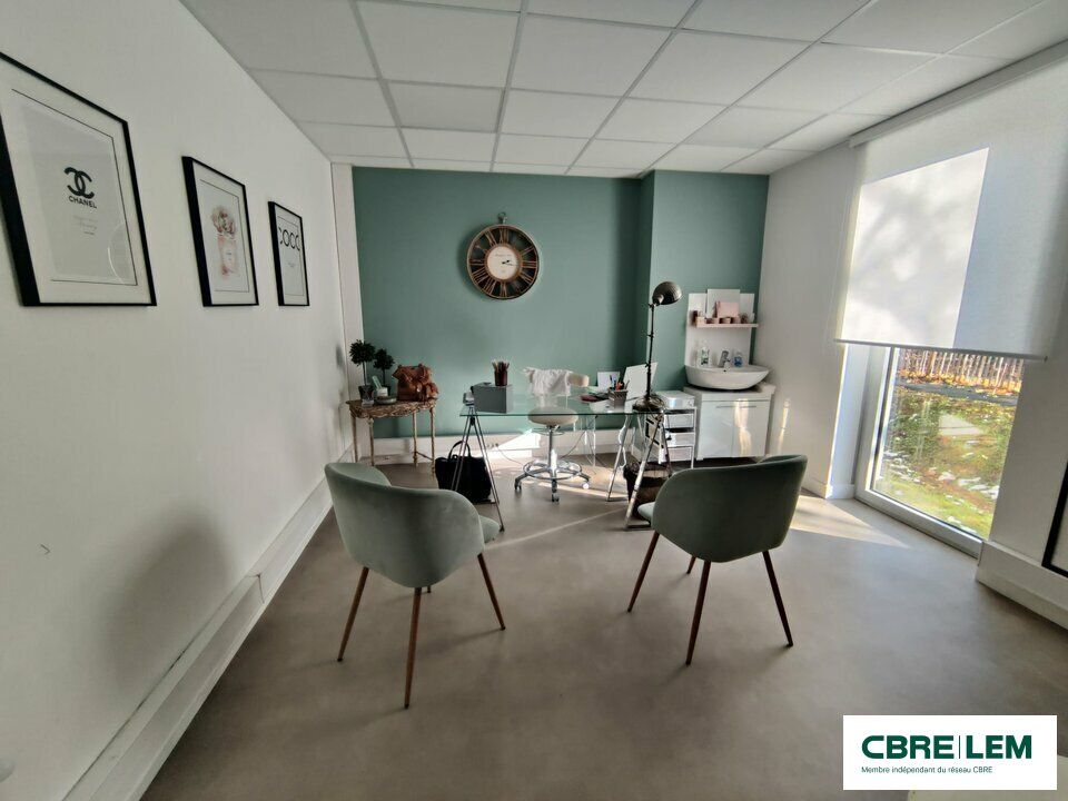 Vente bureaux 166.81 m² non divisibles