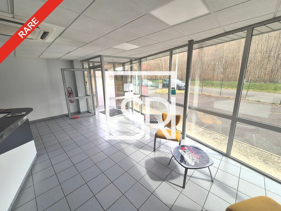 VENTE 1907 m2 : ENTREPOTS + BUREAUX + TERRAIN de 4000 m2 - 63250 PROCHE DE THIERS 