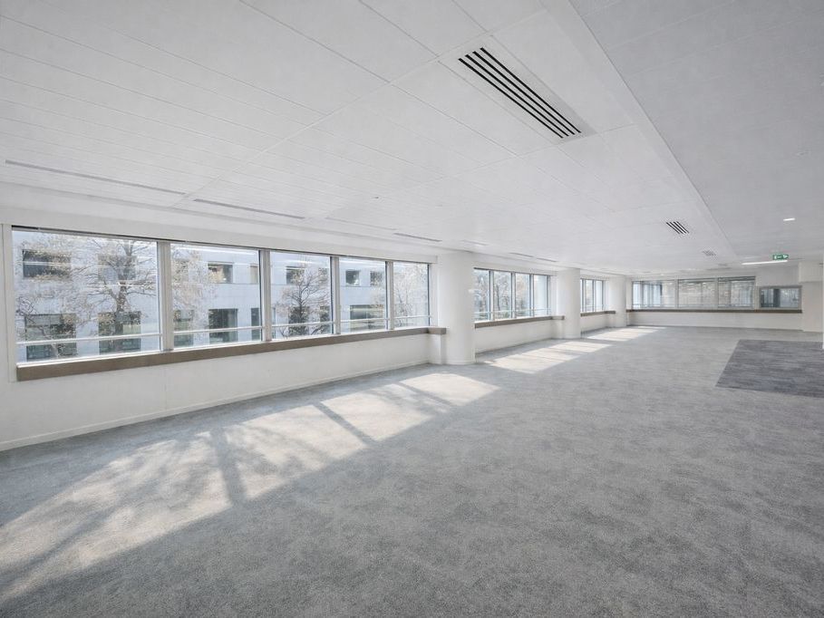 Location bureaux 2024 m² divisibles à partir de 91 m²