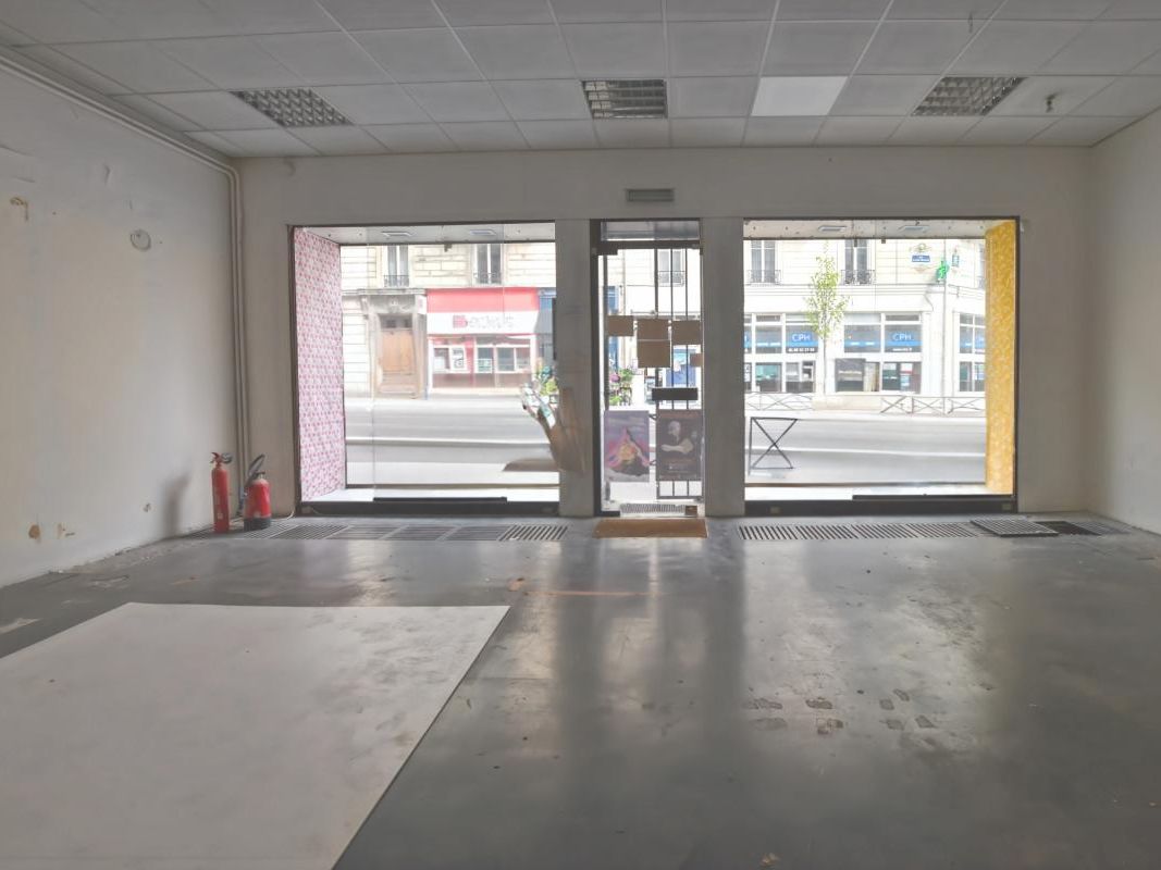 Location local commercial 90 m² non divisibles