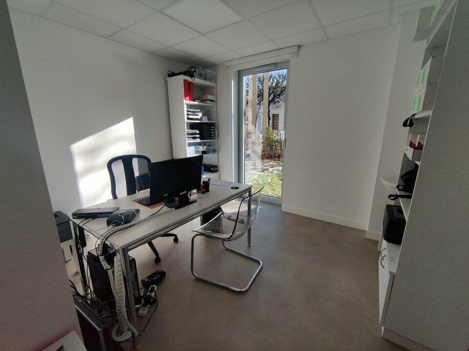 A VENDRE - TRES BEAU LOCAUX PROFESSIONNELS NEUFS - IDEAL PROFESSIONS MEDICALES.