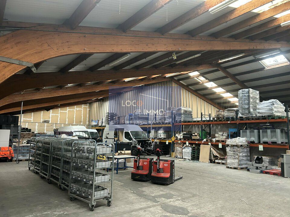 Location local d''activites 1050 m² non divisibles